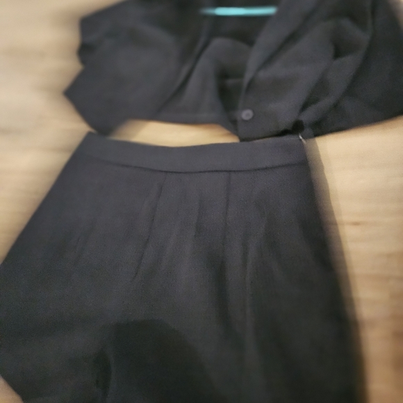 Black Blazer and Shorts Set - Picture 4 of 4